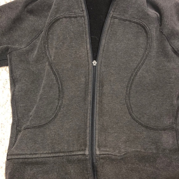 Lululemon sweater/jacket - Picture 6 of 6